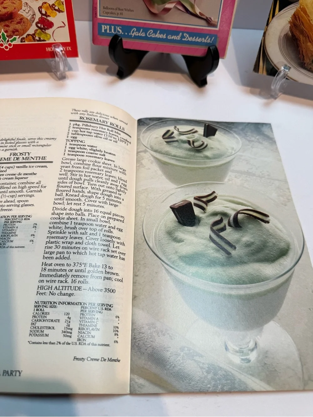 Set of 5 Vintage Pillsbury Cook Books - 1980's